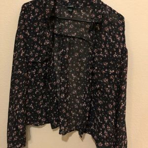 Like new, flower patterned blouse
